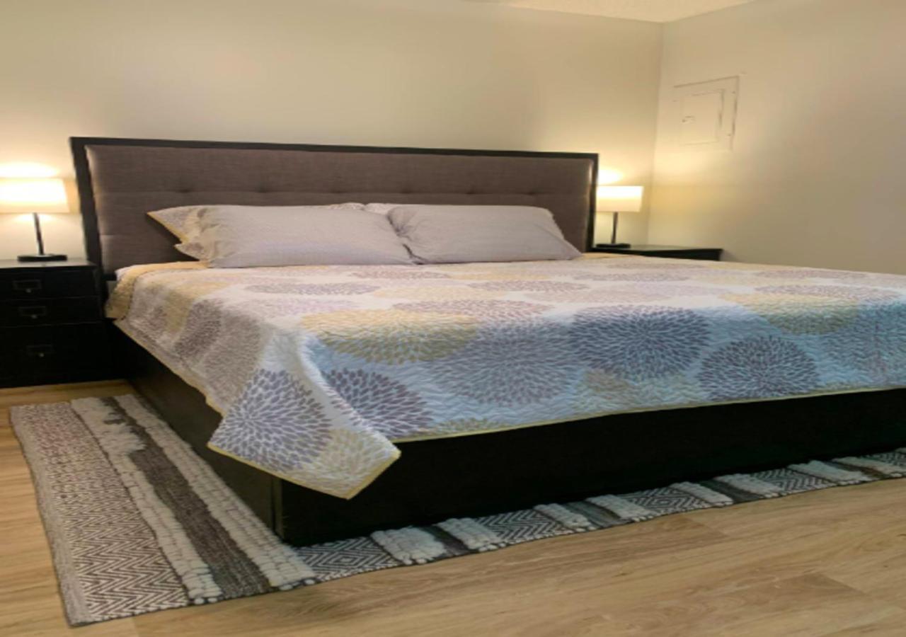 Apartment Modern 2 Bed One Bath At West Side *