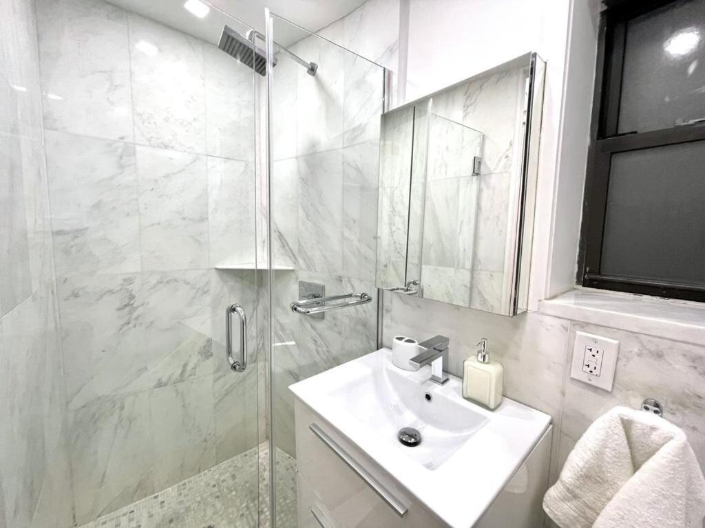 62-2b Renovated 1br In Prime Upper East Side *