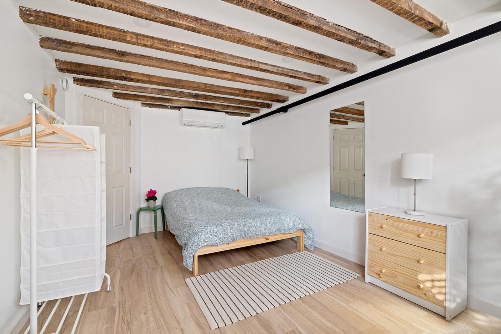 Ở trọ Cozy, Large And Fully Furnished - Near The L Train