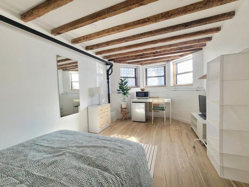 Cozy, Large And Fully Furnished - Near The L Train Ở trọ New York