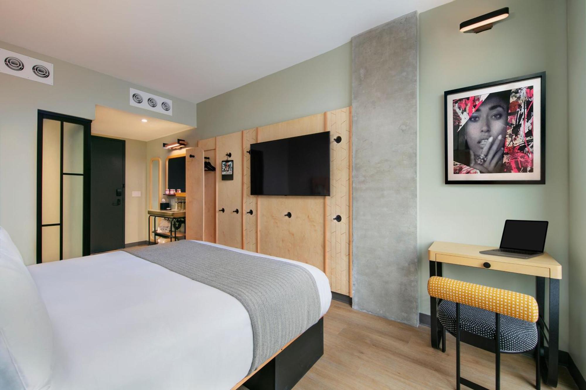 Moxy Brooklyn Williamsburg Khách sạn 4*