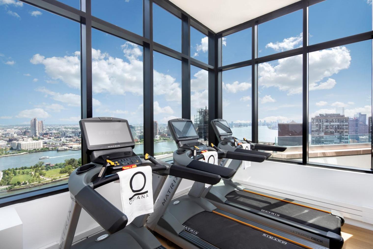 Midtown E 2br W Elevator Doorman Gym Nr Un Nyc-753 *