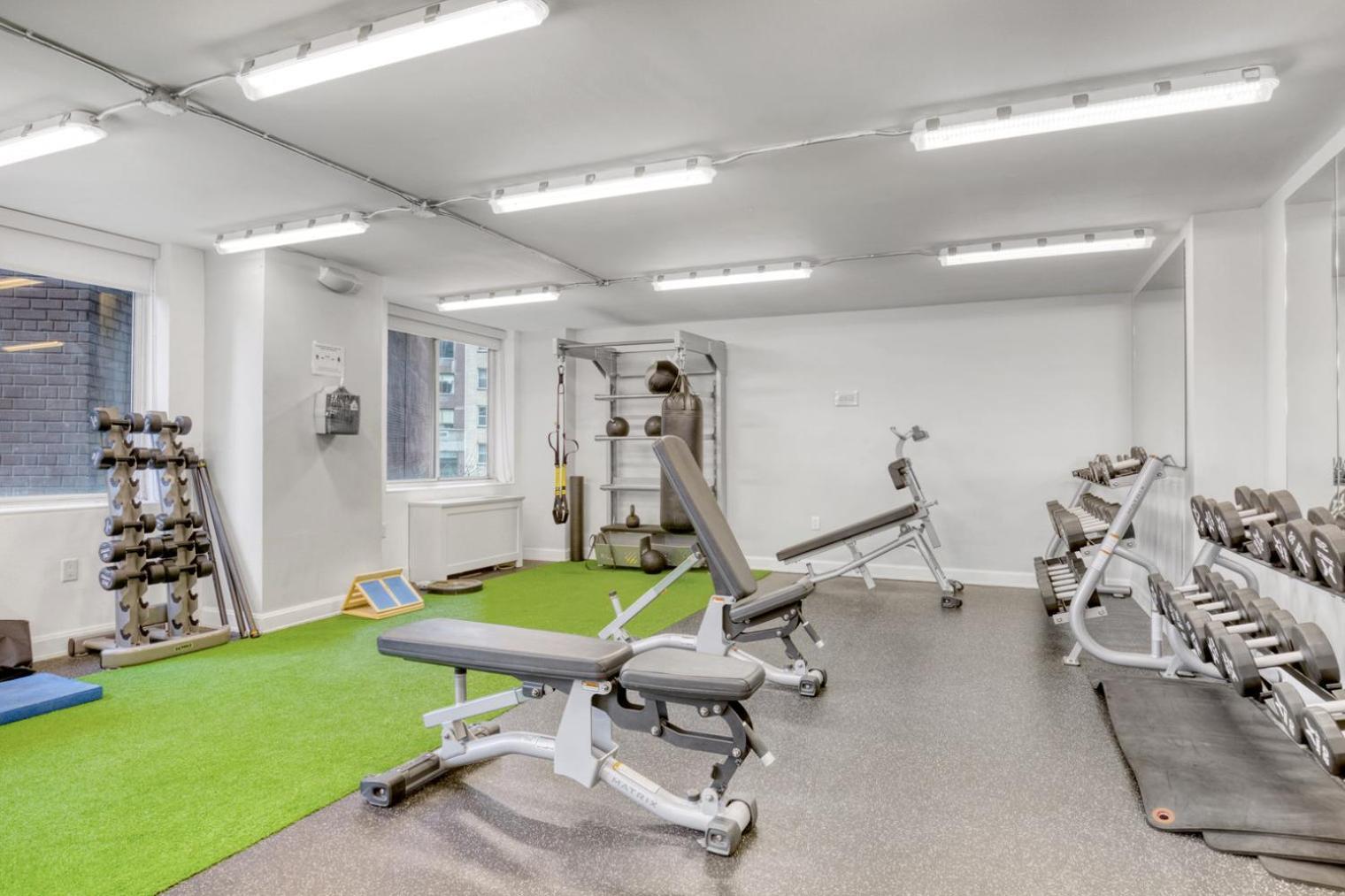 Midtown E 2br W Elevator Doorman Gym Nr Un Nyc-753
