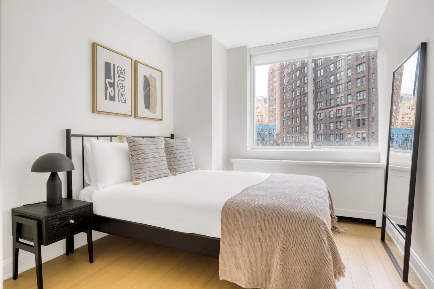 Midtown E 2br W Elevator Doorman Gym Nr Un Nyc-753 Apartment *