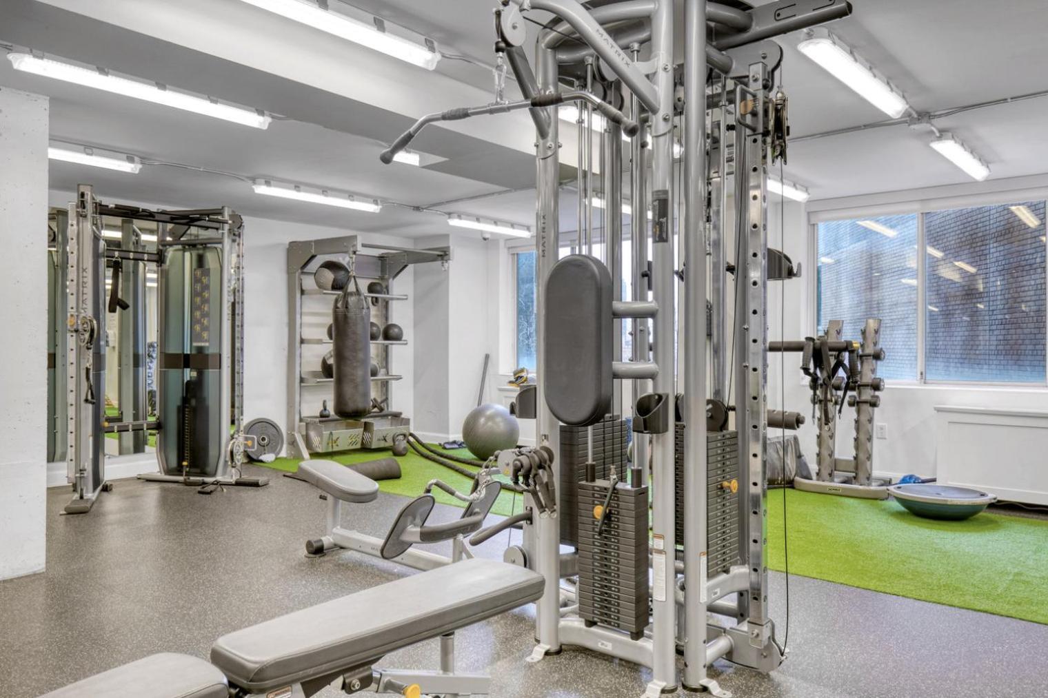 Apartment Midtown E 2br W Elevator Doorman Gym Nr Un Nyc-753 New York