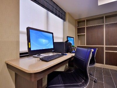 Khách sạn Fairfield & By Marriott Staten Island 3*