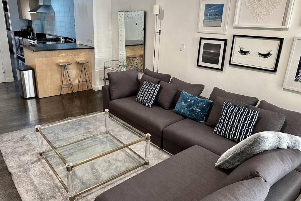 Private Townhome Near Un Casa de férias