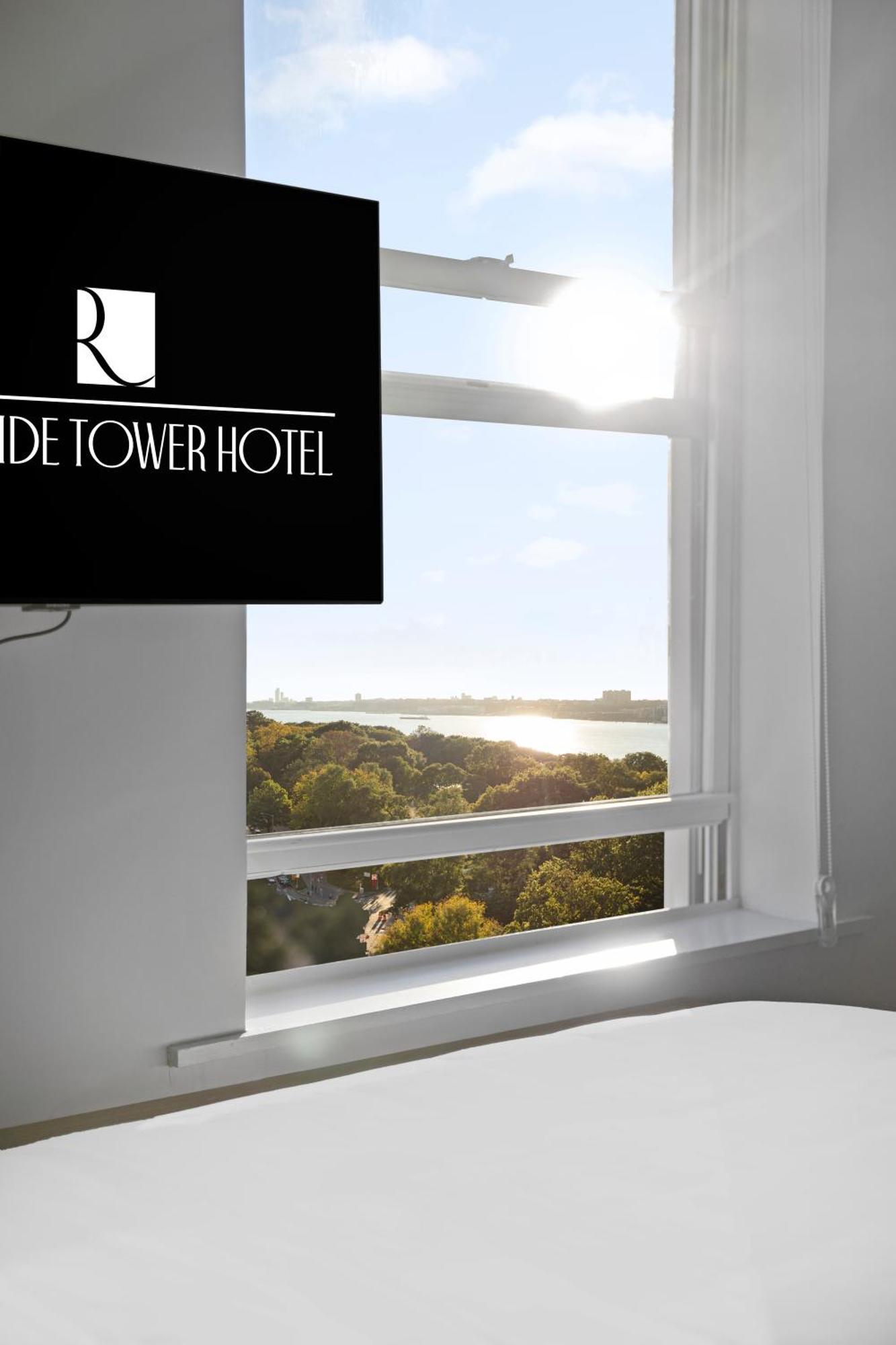 Riverside Tower Khách sạn 2*