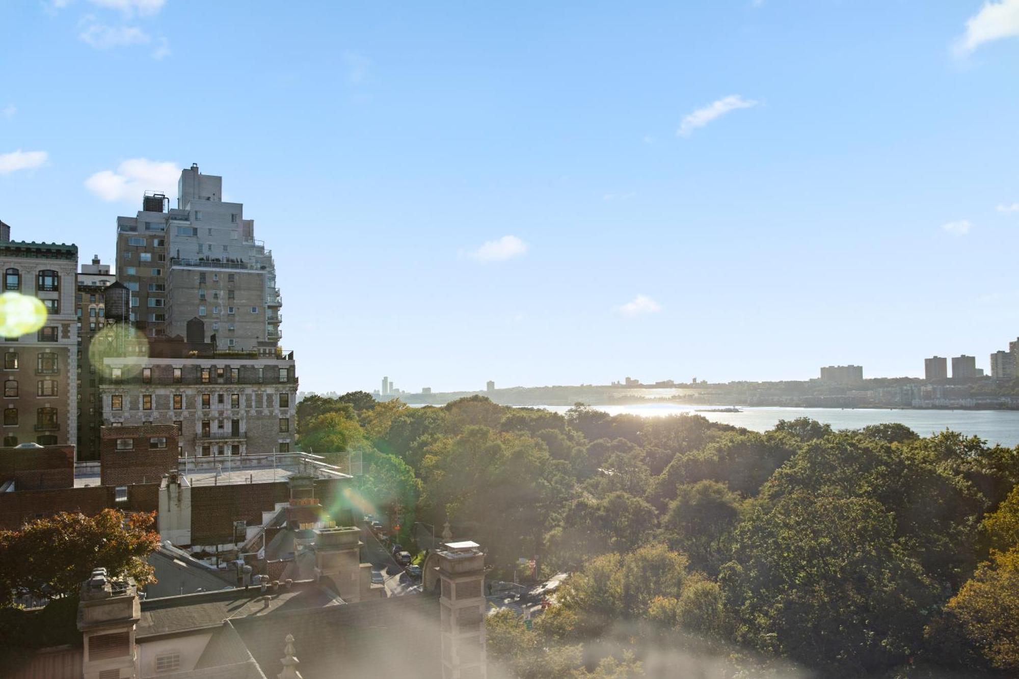Riverside Tower Khách sạn New York