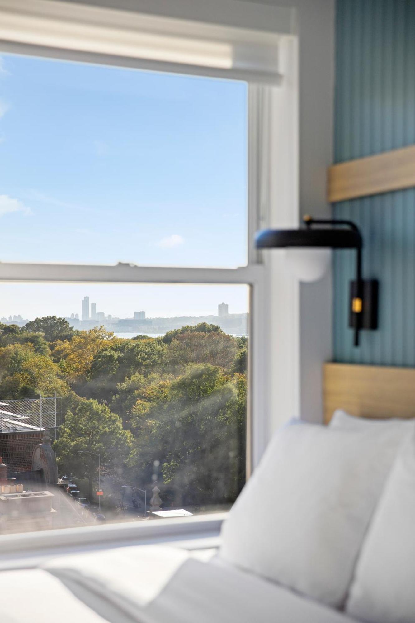 Khách sạn Riverside Tower New York