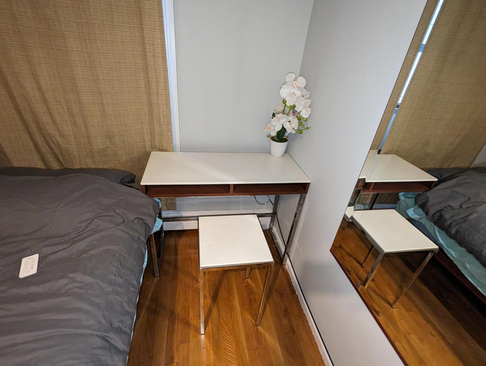 Private In 4 Bedroom Ground Near Subway * New York