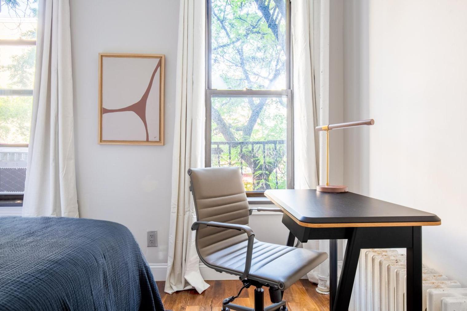 Midtown West 2br W Wd Wine Fridge Nr 1 Train Nyc-909 *