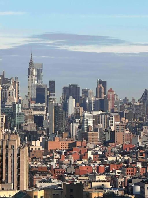 Brooklyn Bridge View * New York