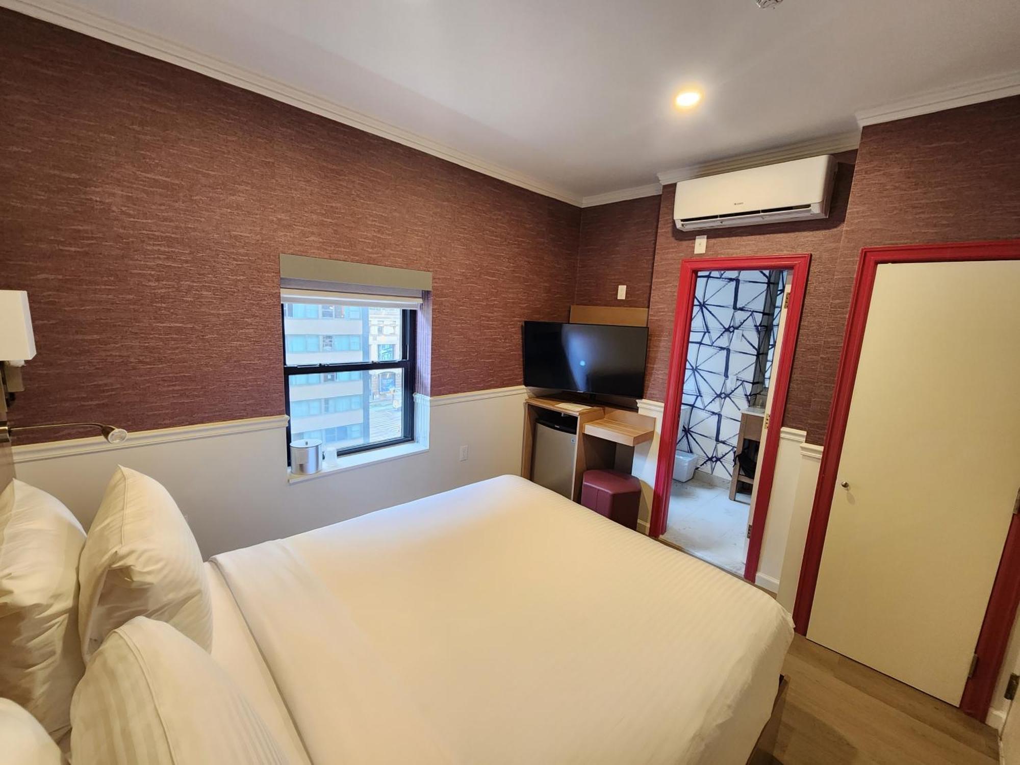 The Mayfair Times Square, Ascend Collection Khách sạn