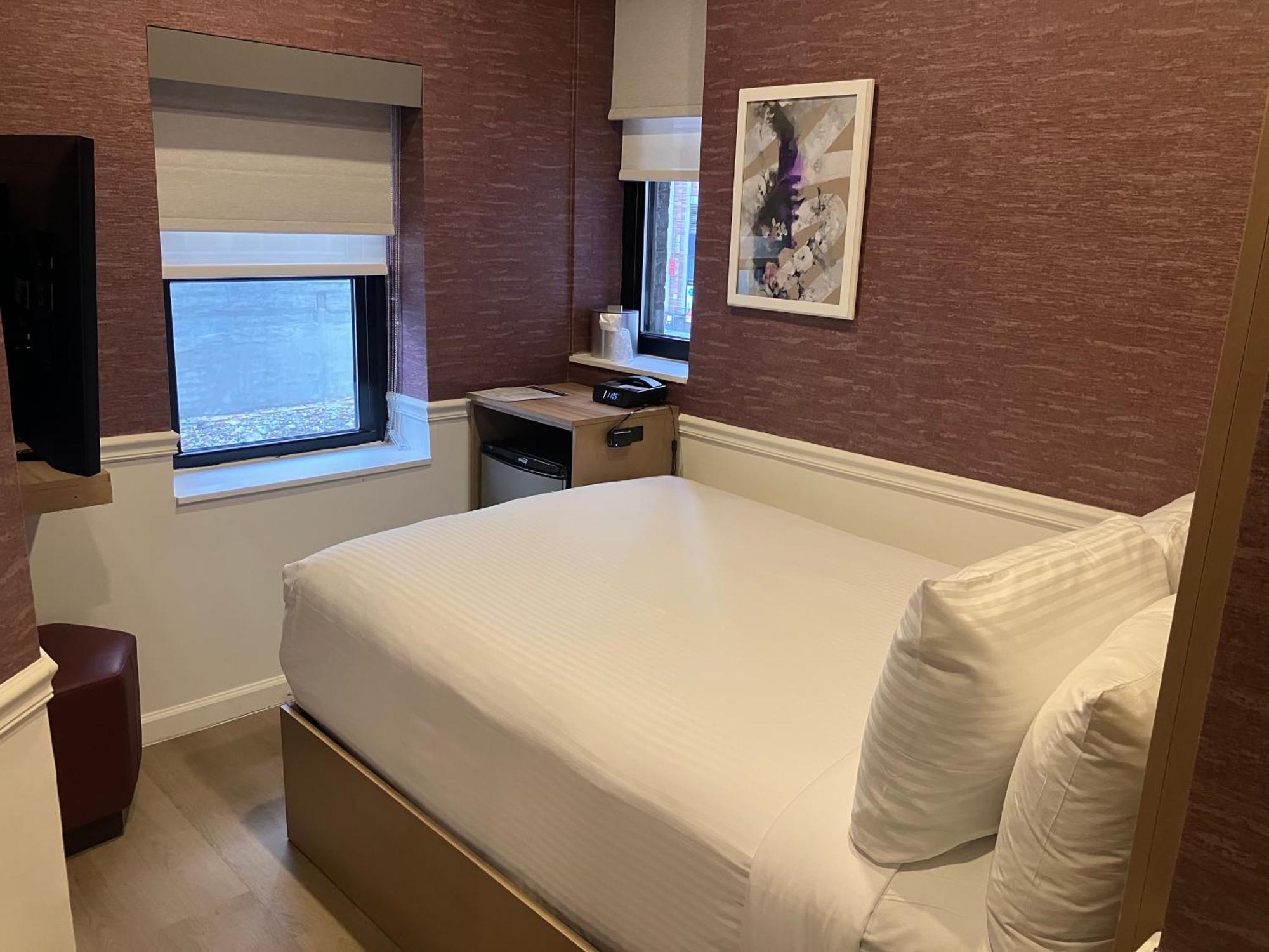 The Mayfair Times Square, Ascend Collection Khách sạn