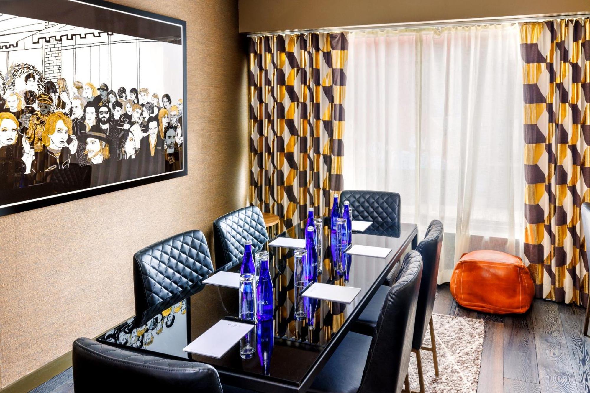 Khách sạn Roxy 4*