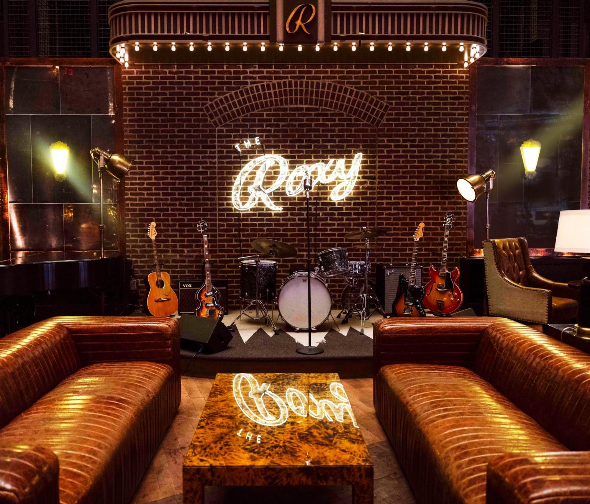 Khách sạn Roxy