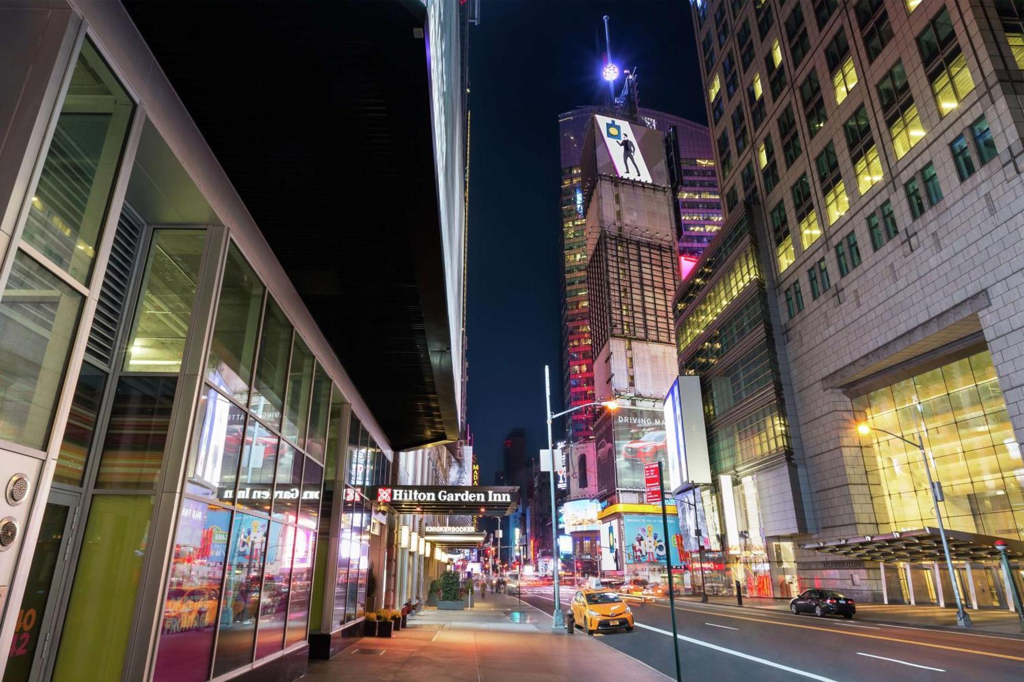 Khách sạn Hilton Garden - Times Square