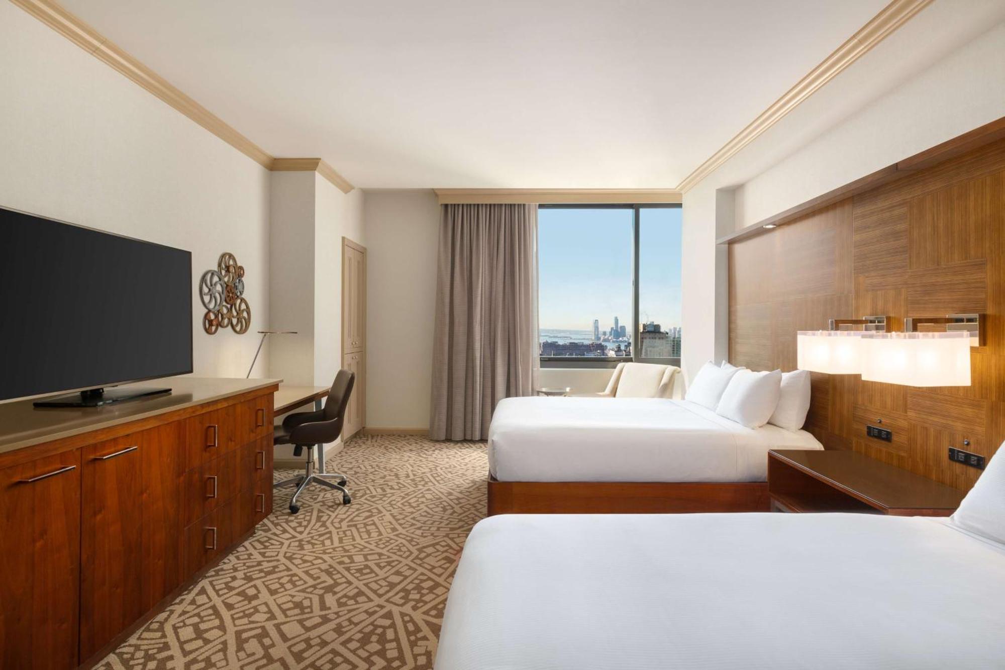 Hilton Times Square Khách sạn 4*