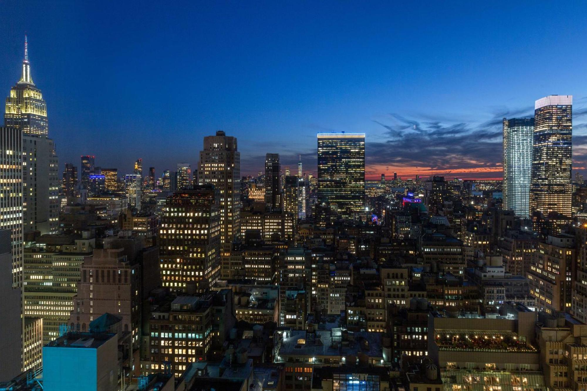 Hilton Times Square Khách sạn 4*