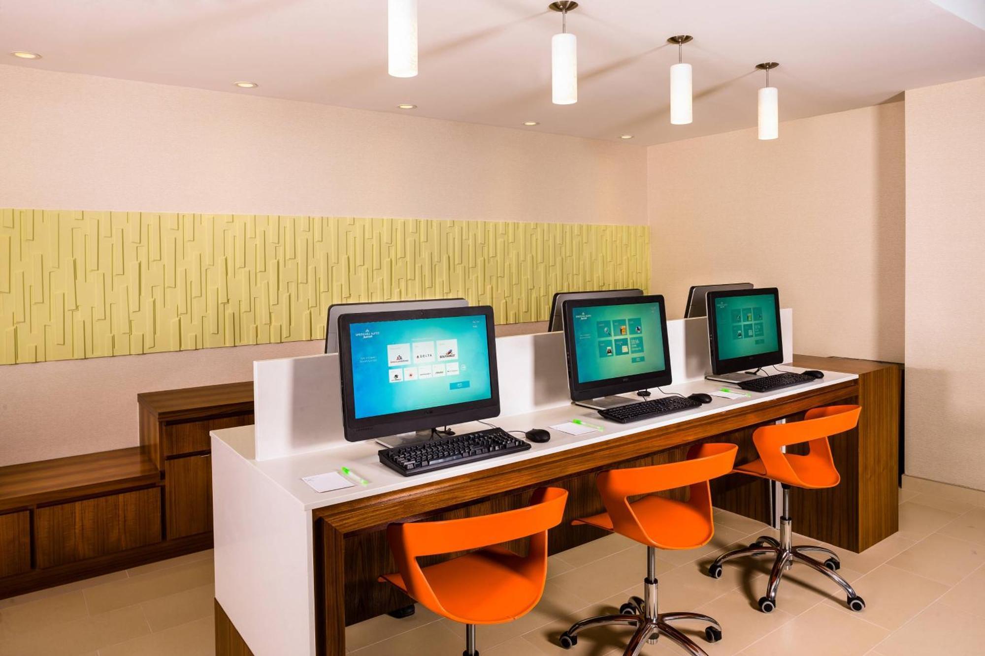 Springhill By Marriott Laguardia Airport Khách sạn 3*