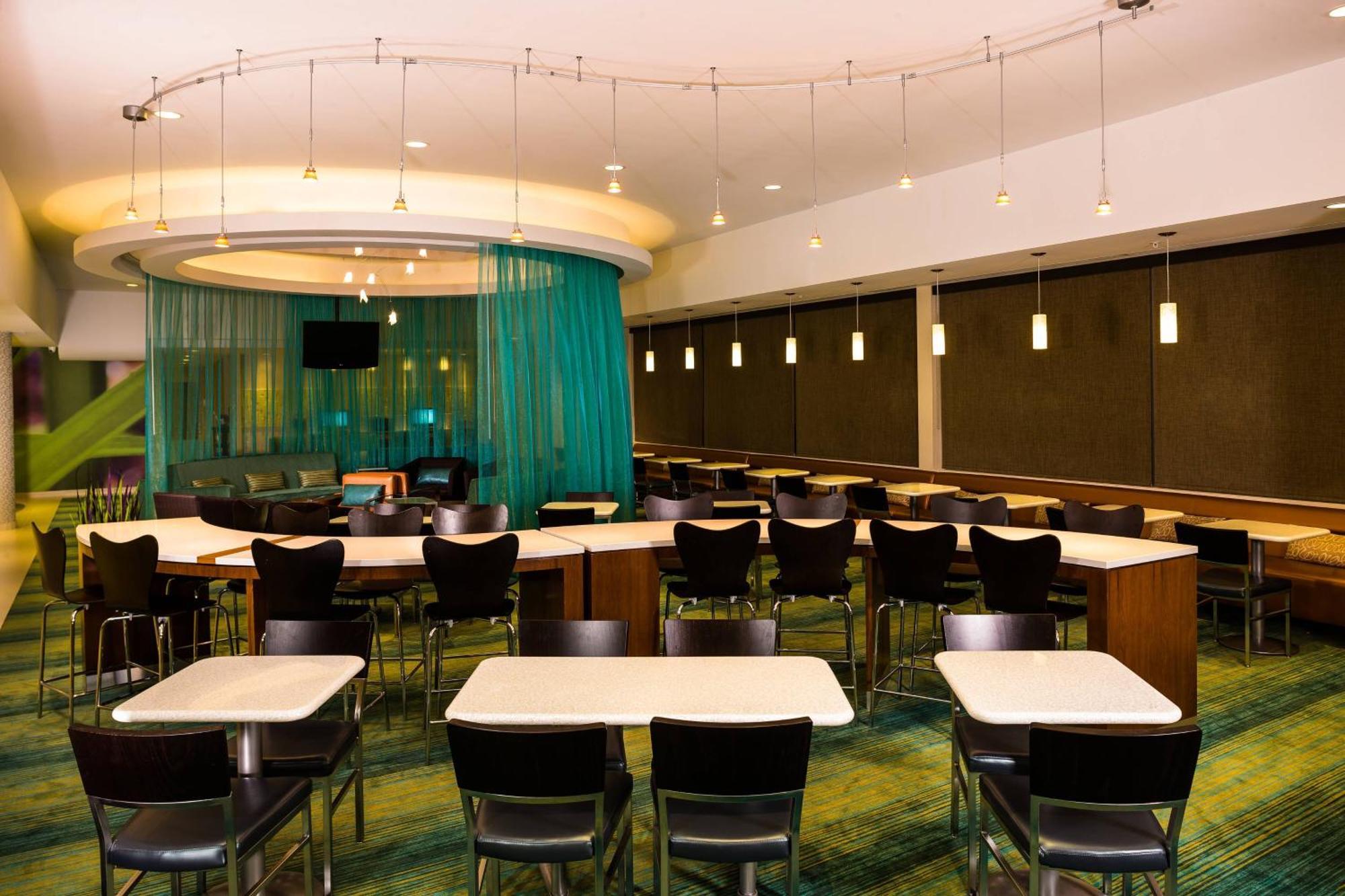 Khách sạn Springhill By Marriott Laguardia Airport