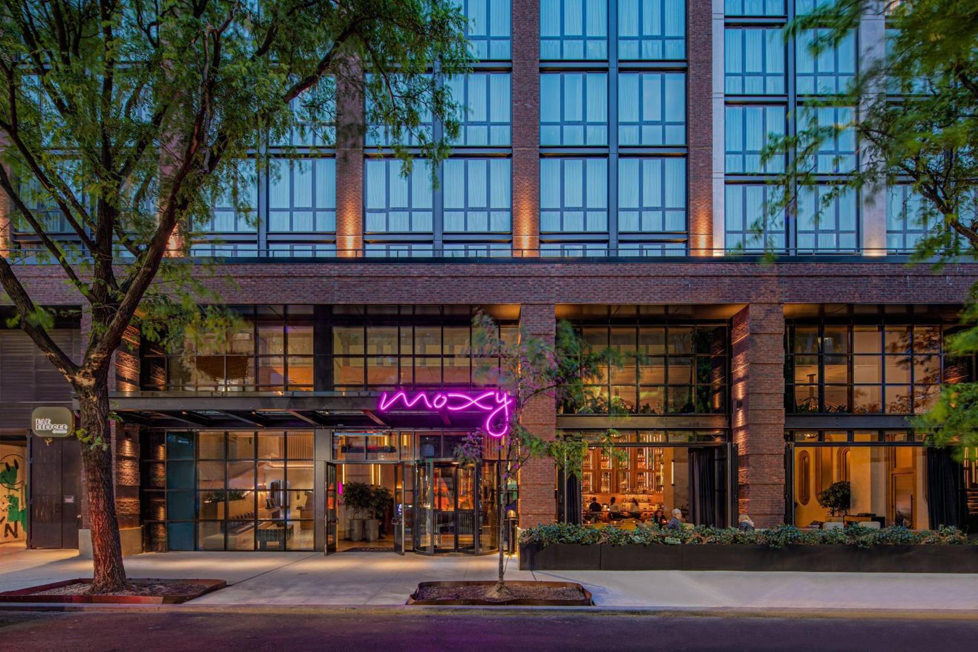Moxy Brooklyn Williamsburg Khách sạn 4*