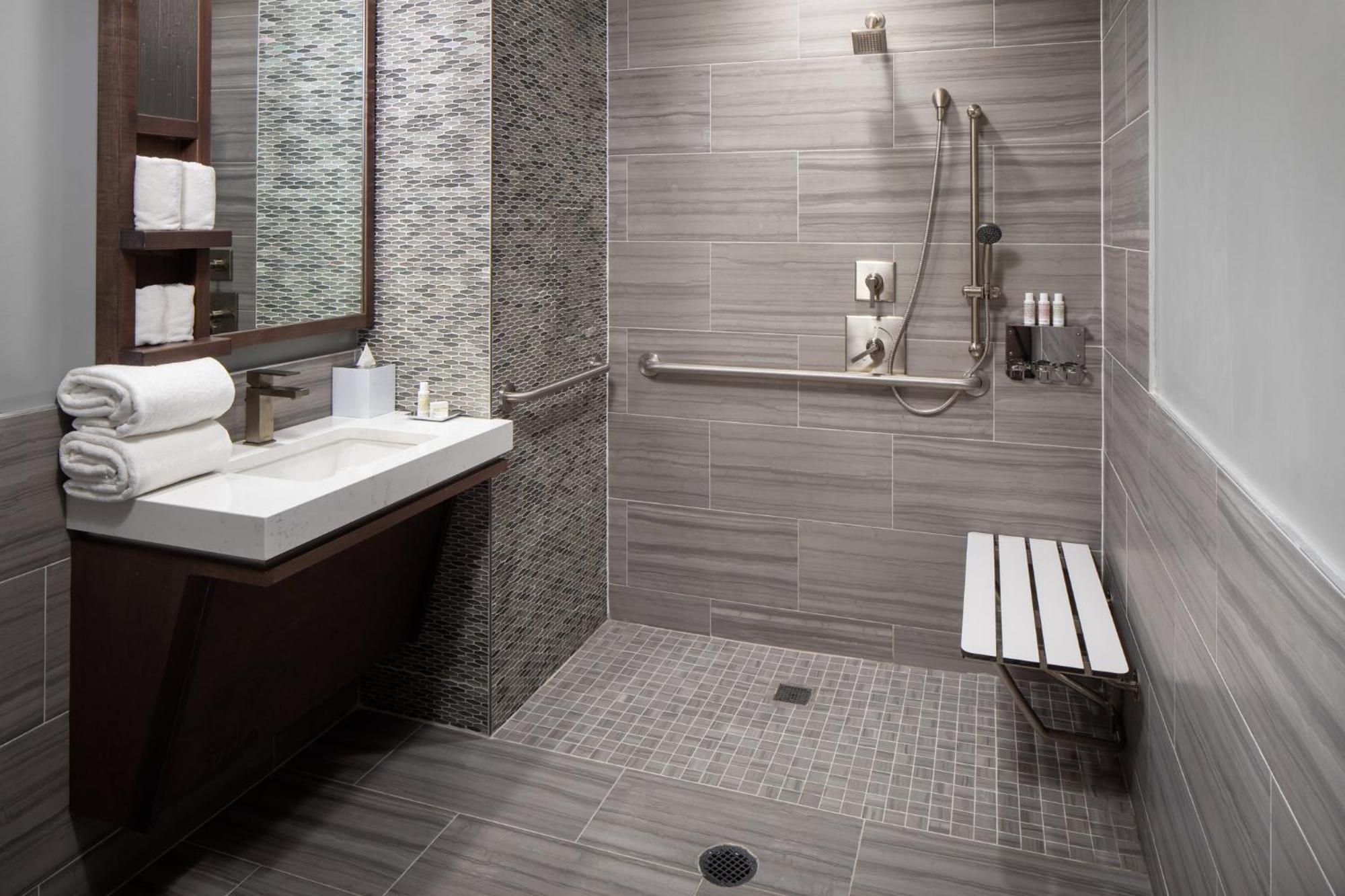 Khách sạn Indigo Flushing - Laguardia 4*