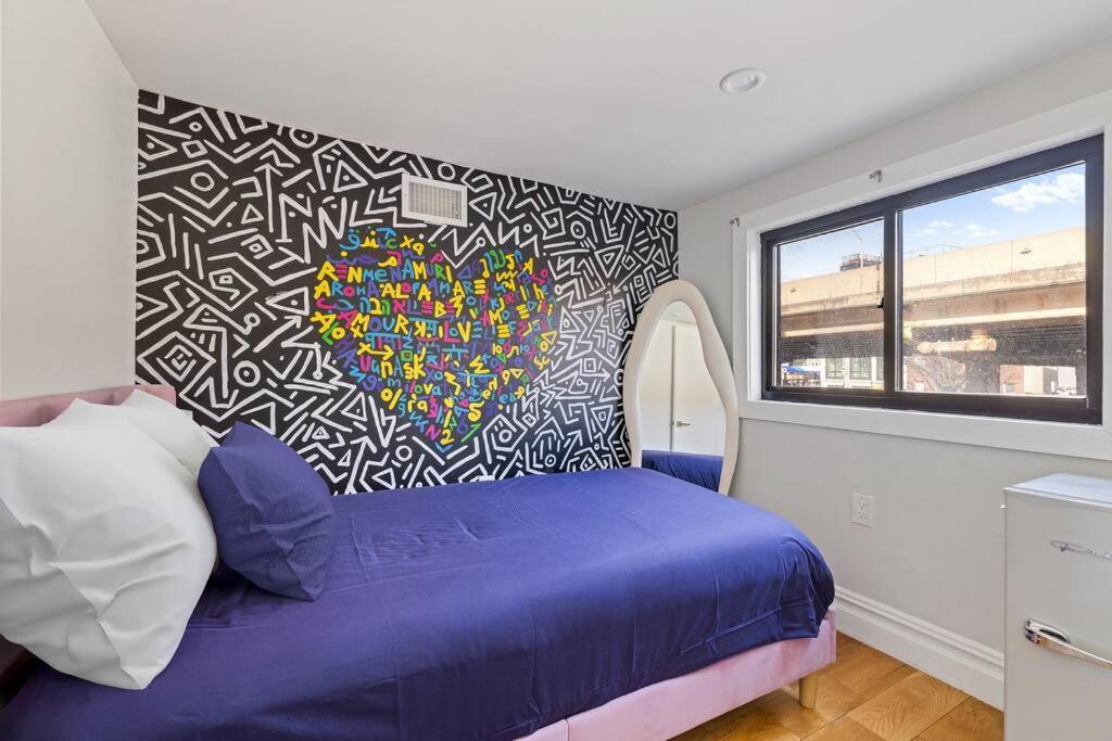 Free Parking - Sailor Moon Art Hse Williamsburg * Nova York