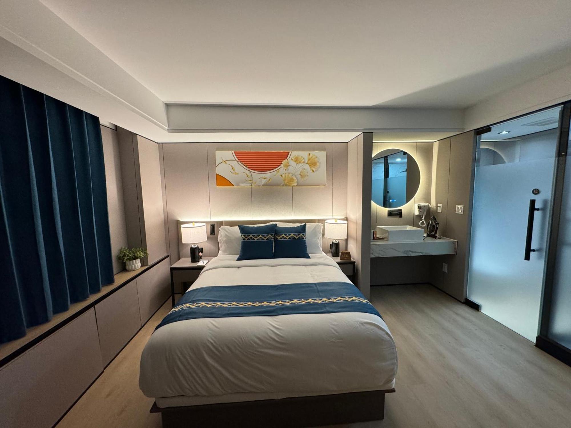 Ly Hotel
