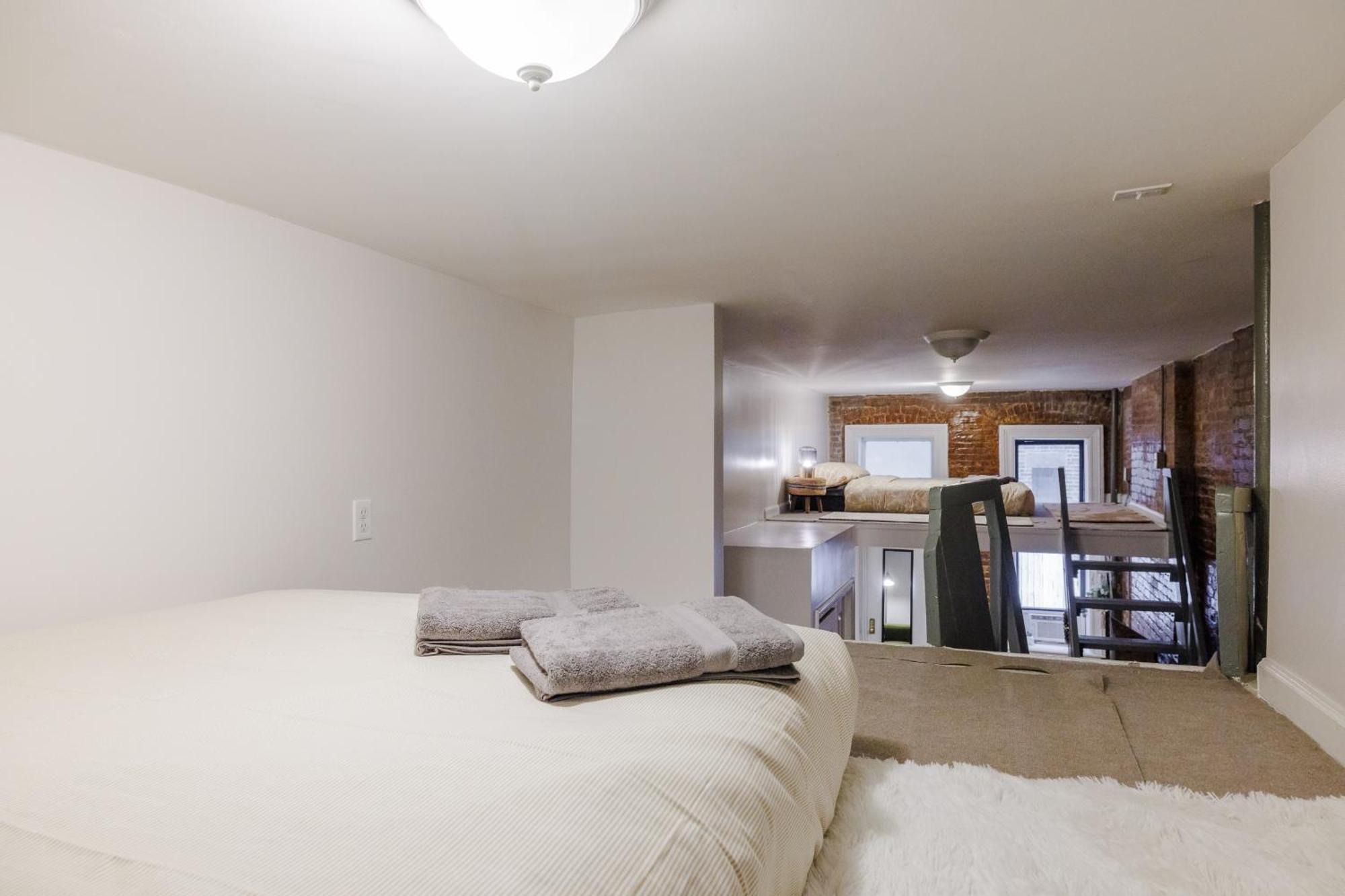 Experience The Vibrant Energy Of City Living Căn hộ New York