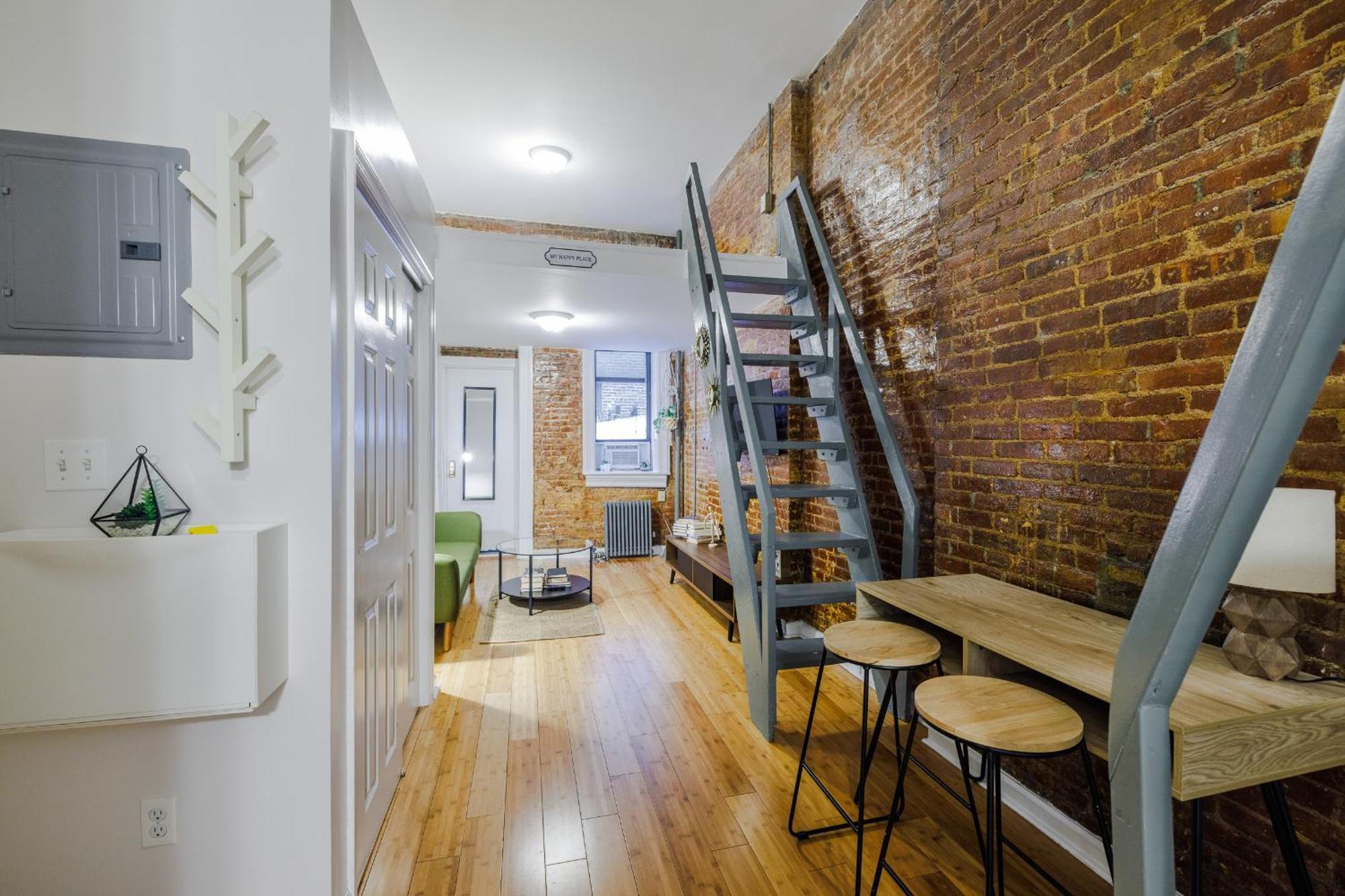 Căn hộ Experience The Vibrant Energy Of City Living New York