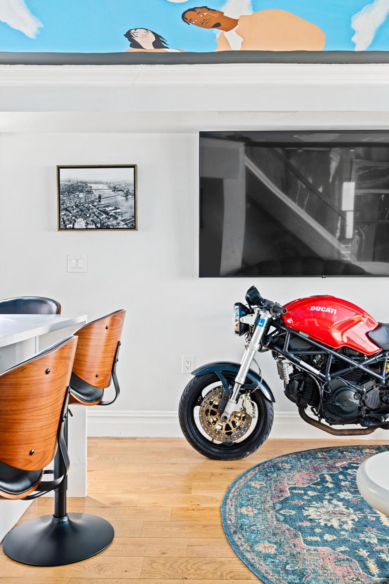Free Parking - Sailor Moon Art Hse Williamsburg Holiday home *