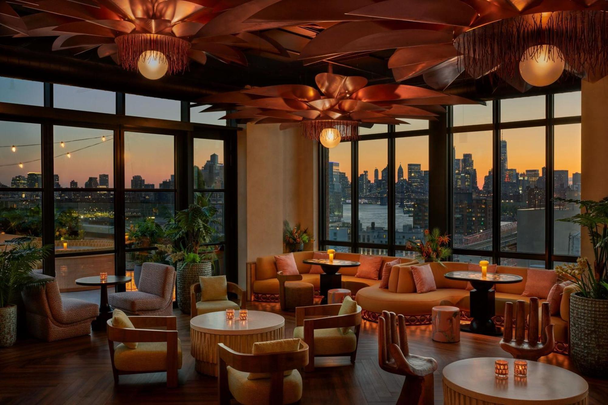 Khách sạn Moxy Brooklyn Williamsburg 4*