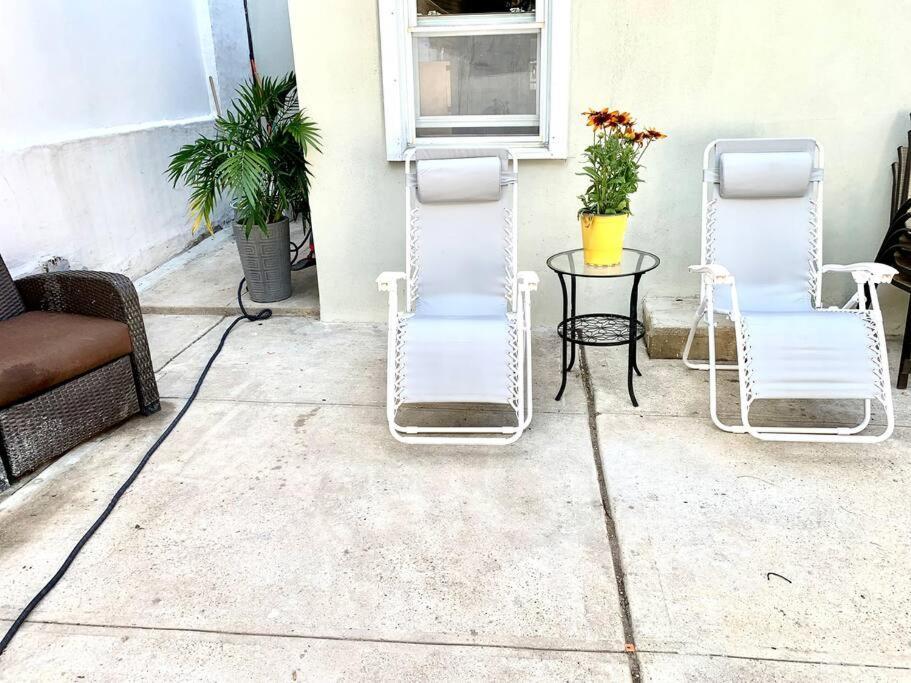 Apartamento 3 Bedroom Duplex W Large Backyard *