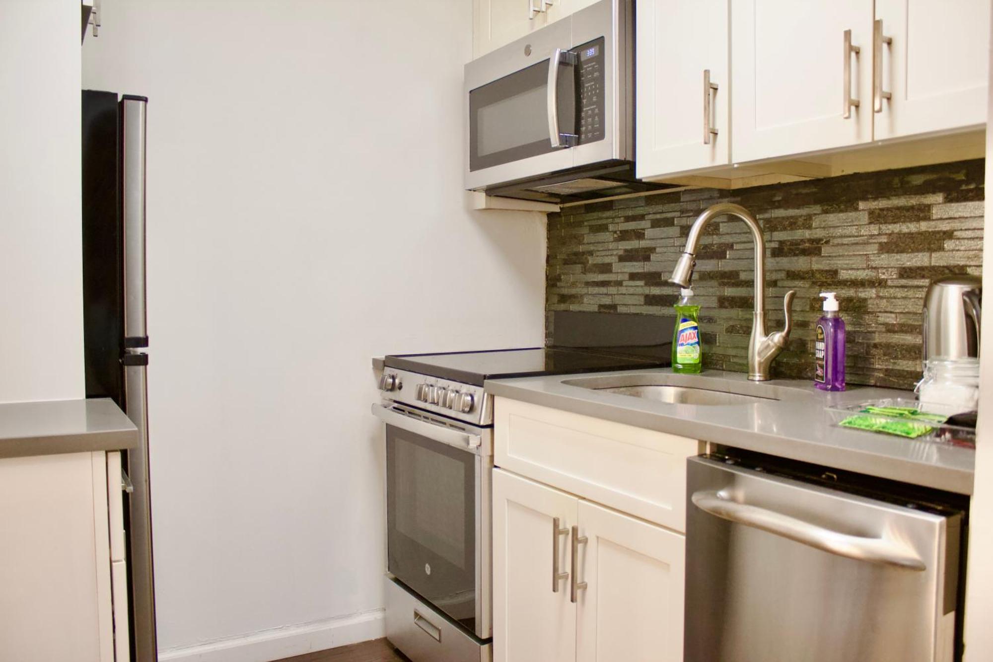 Times Square Manhattan 2br Apartment! Căn hộ New York