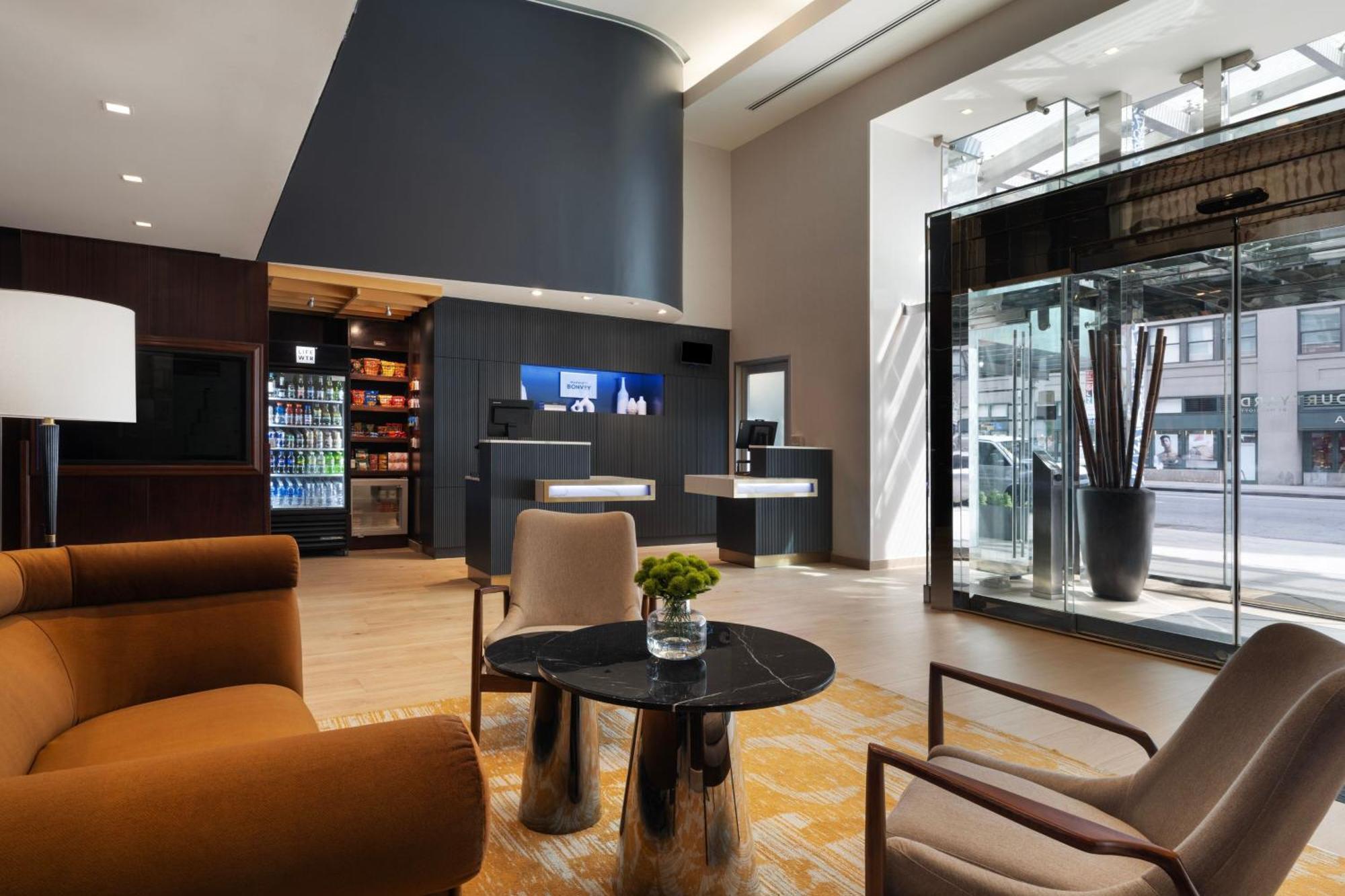 Khách sạn Courtyard By Marriott Manhattan / Soho