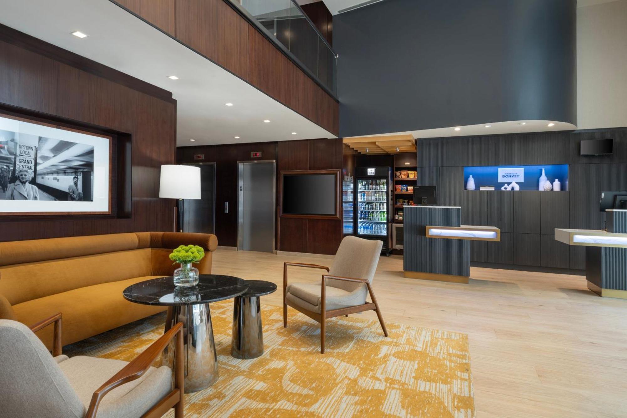 Khách sạn Courtyard By Marriott Manhattan / Soho
