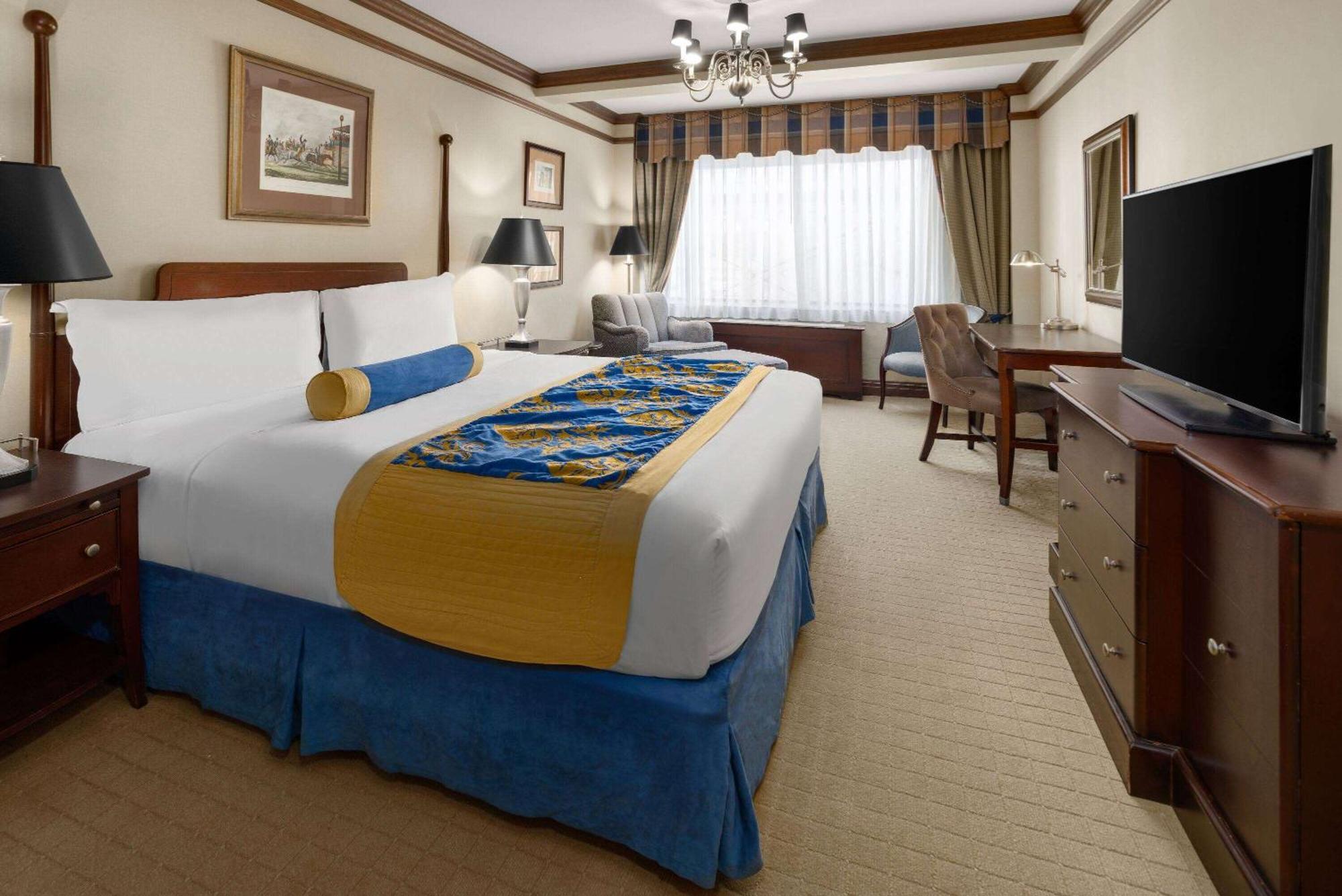 Khách sạn Blakely 4*