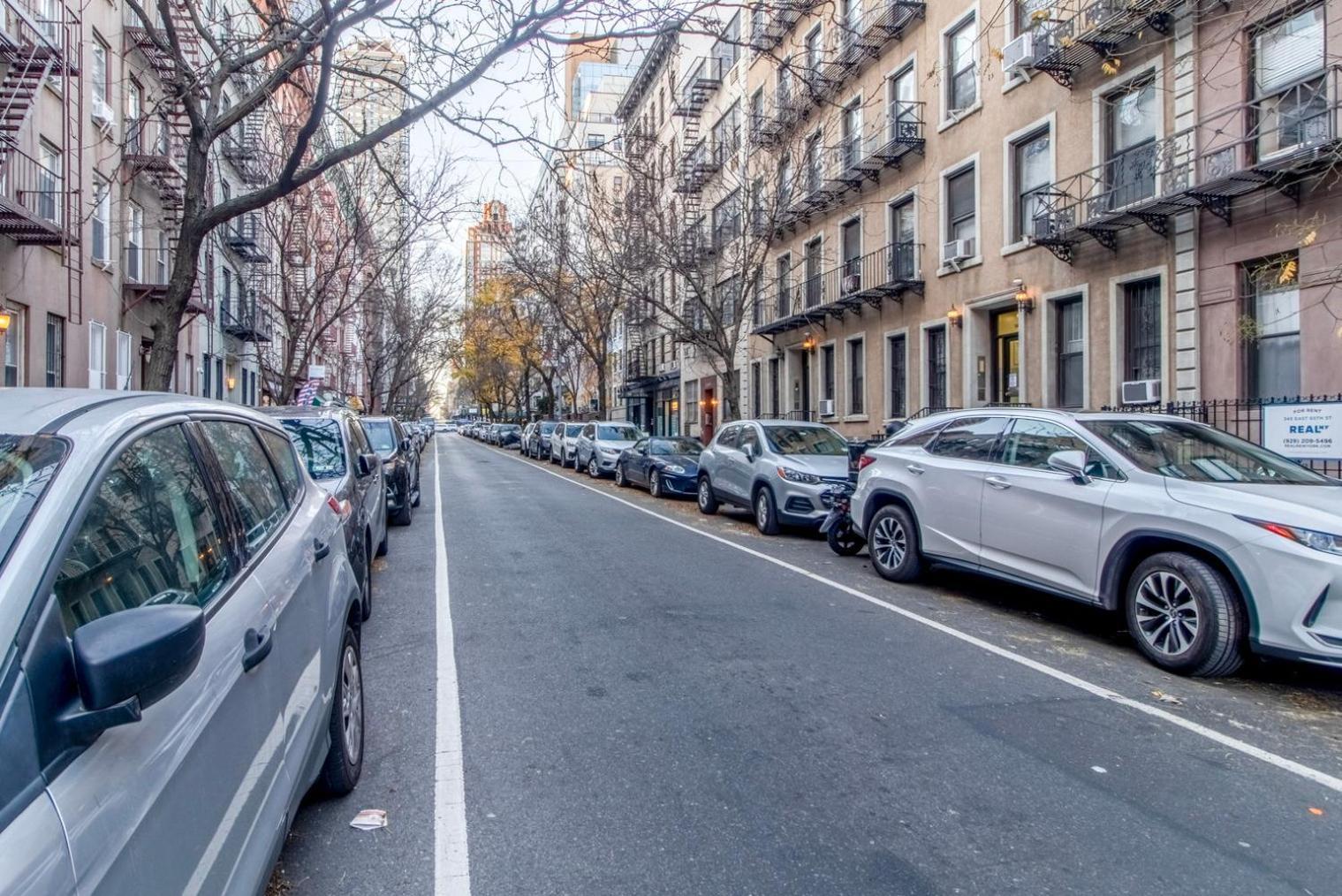 Lenox Hill 2br W Elevator Doorman Nr Art Nyc-1284 Nova York