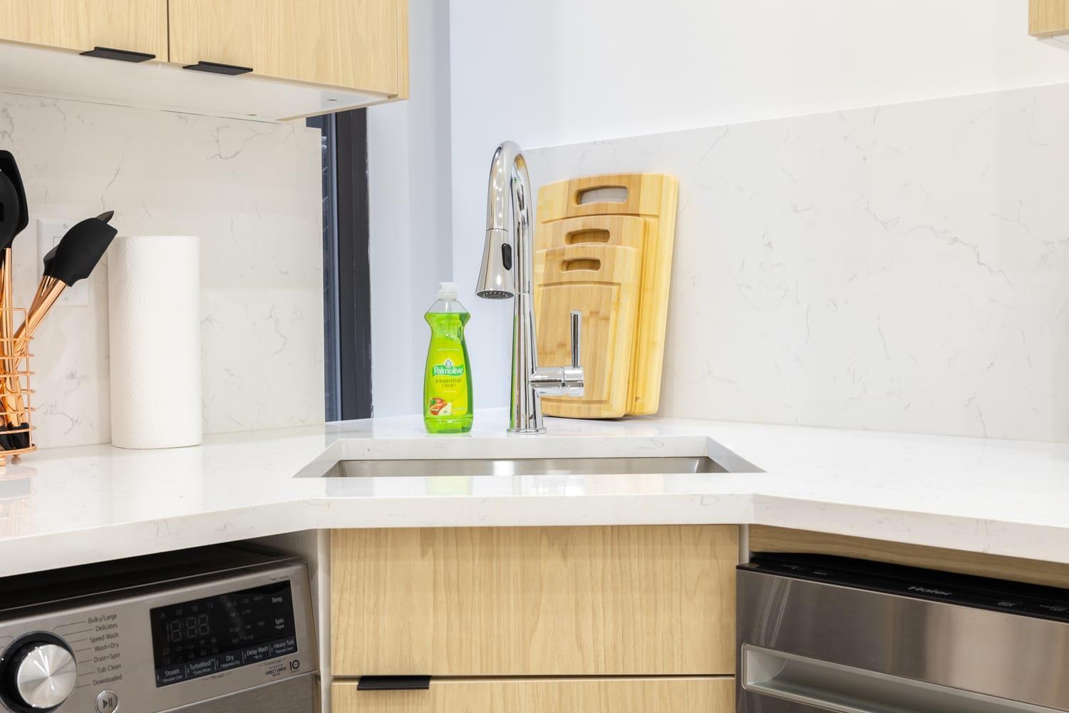 170-g 3br Duplex With Private Yard In E Village Apartment *