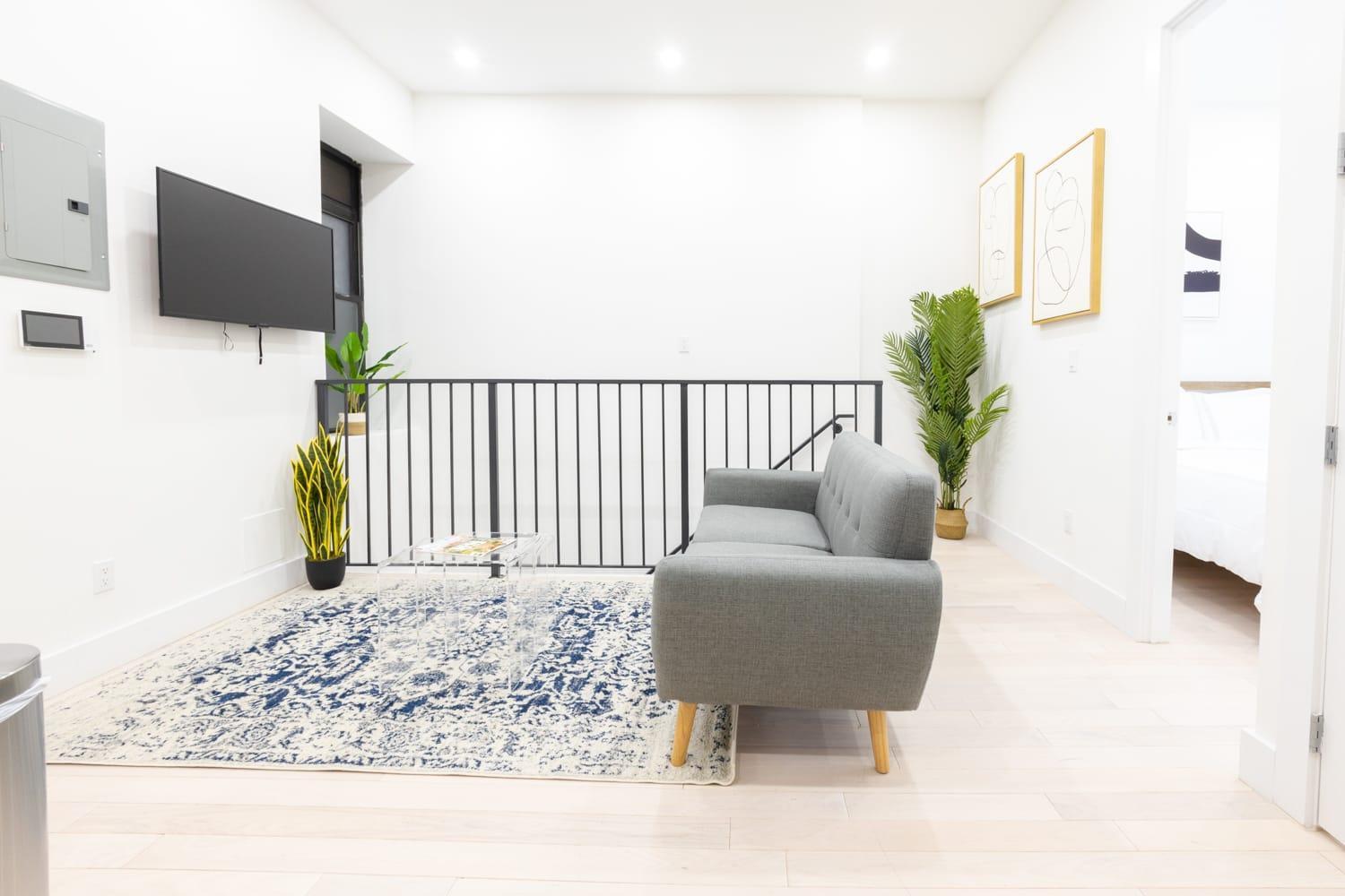 170-g 3br Duplex With Private Yard In E Village Apartment *
