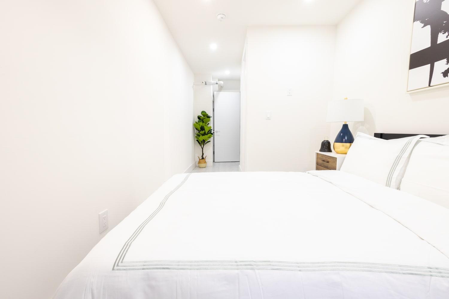 170-g 3br Duplex With Private Yard In E Village * New York