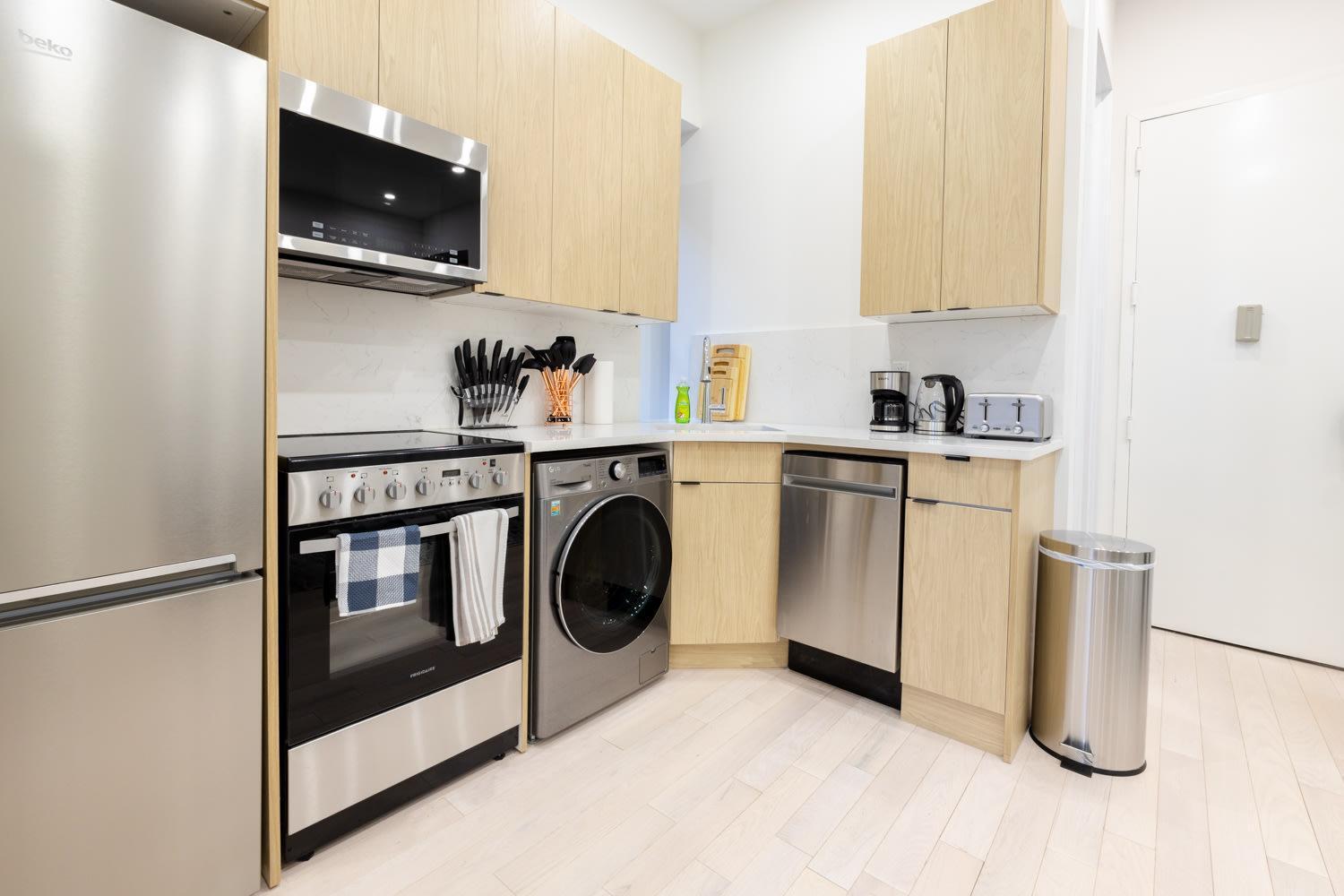 170-g 3br Duplex With Private Yard In E Village
