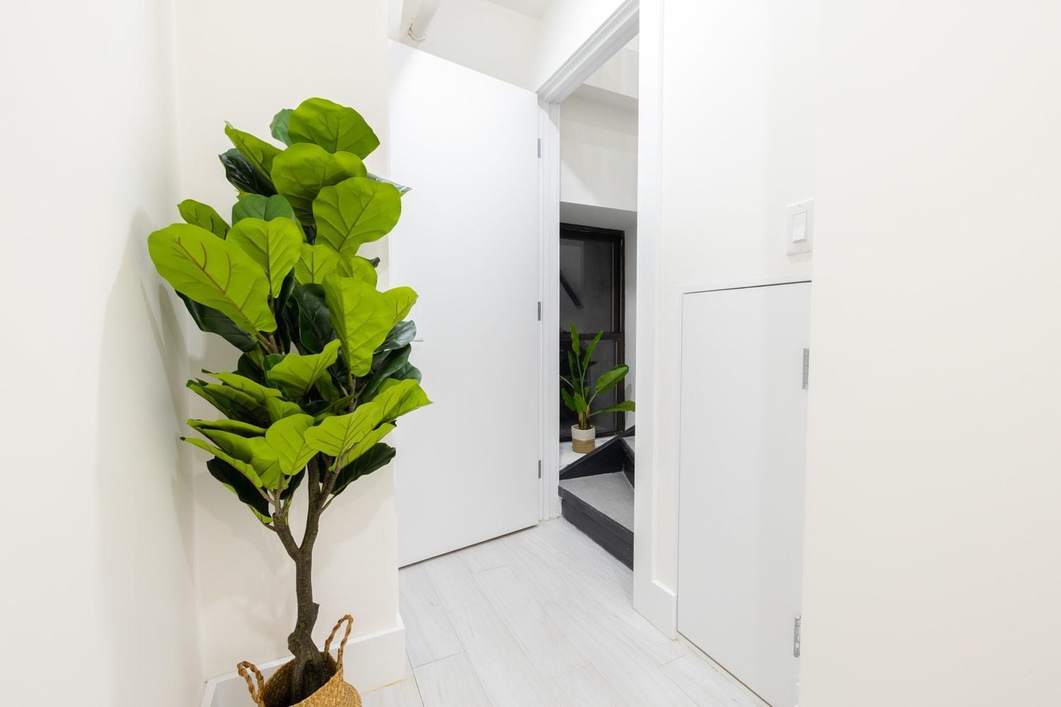 170-g 3br Duplex With Private Yard In E Village *