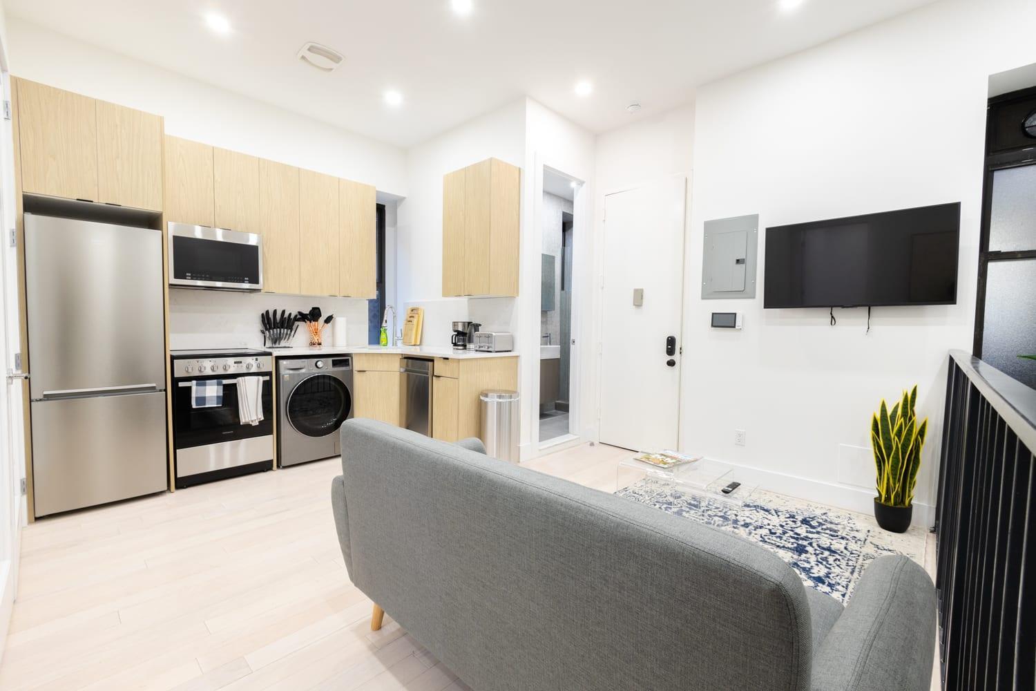 170-g 3br Duplex With Private Yard In E Village Apartment *