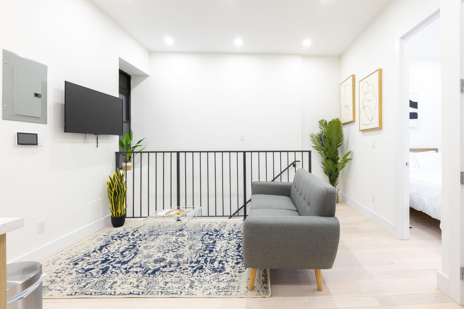 Apartment 170-g 3br Duplex With Private Yard In E Village New York