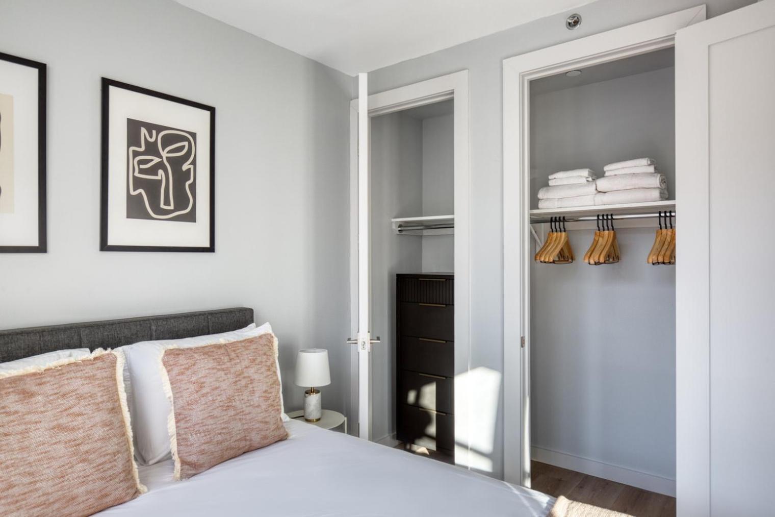 Dumbo 2br W Wd Roof Gym Nr Timeout Building Nyc-961 * New York