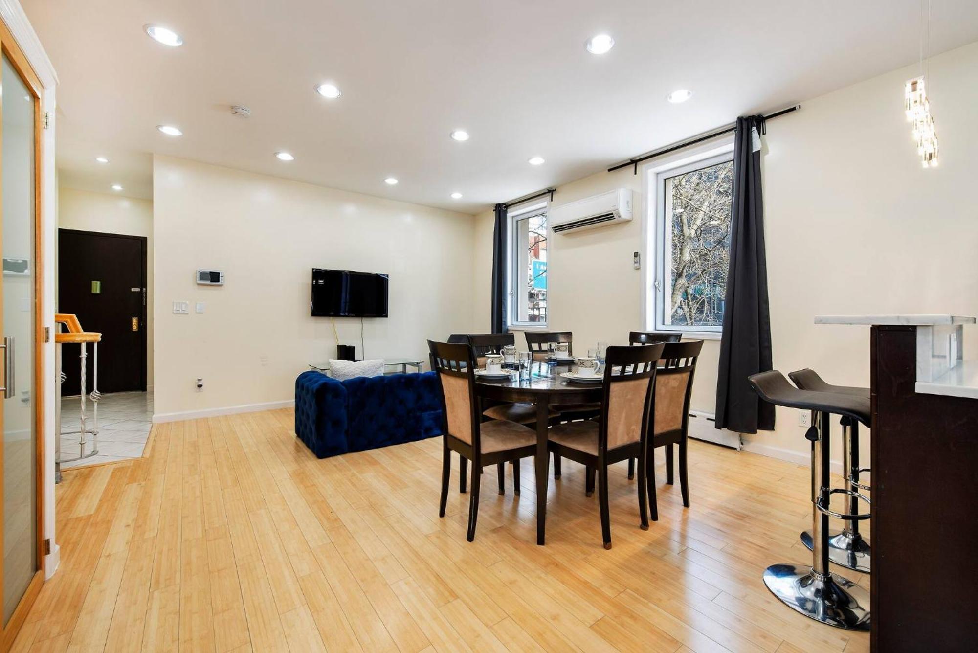Apartment Luxury Sutton Place Duplex 3br 3bth