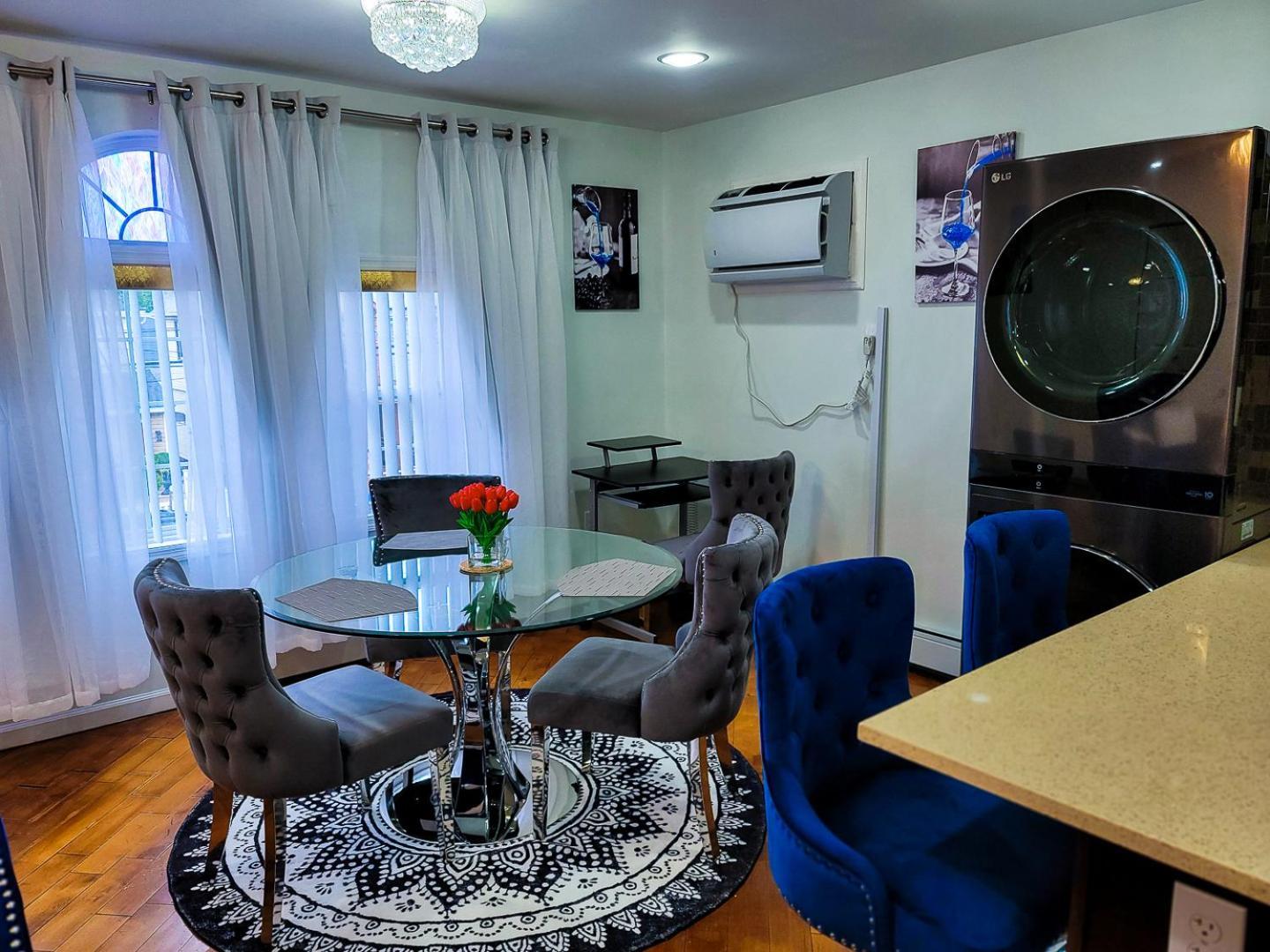 Ở trọ Osas Luxury New York